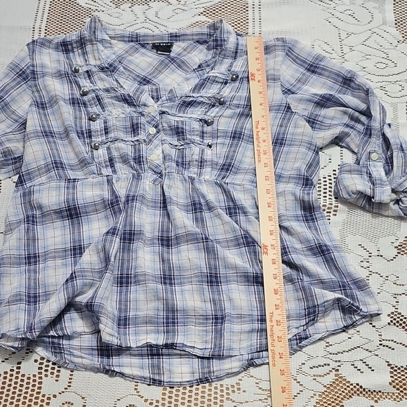 Torrid Vintage Plaid Blouse in Blue and White - Picture 3 of 8